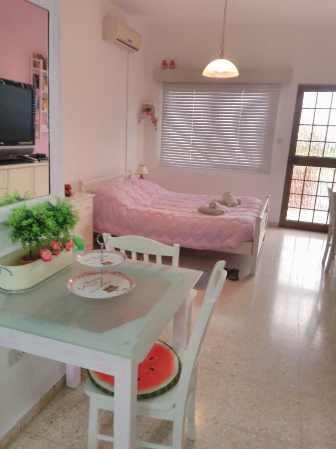 Yiota'S Cute Studio Пафос Экстерьер фото